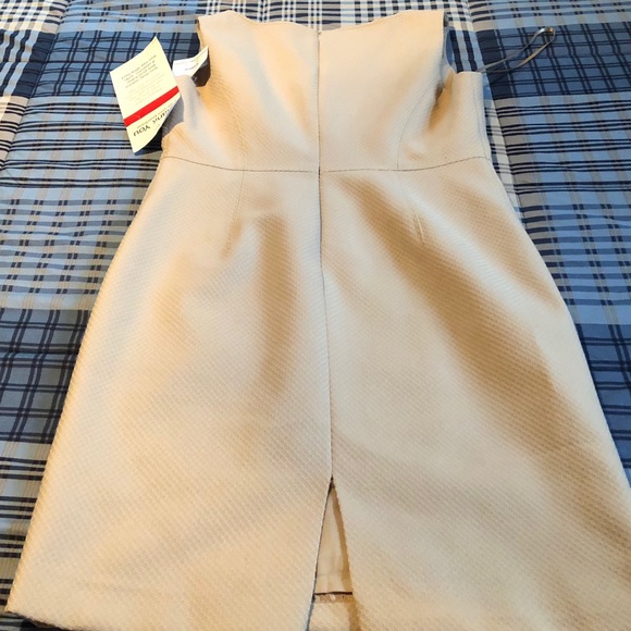 Dress - Picture 2 of 4